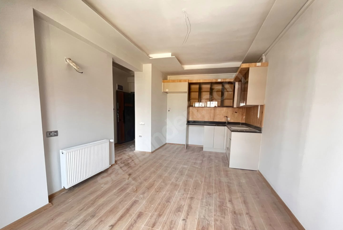 Mersin Mezitli Akdeniz Mahallesi 1+1 55 m² Doğalgaz Kombili Satılık Daire