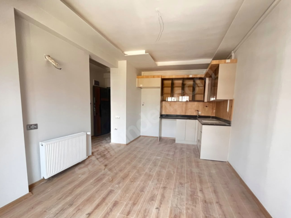 Mersin Mezitli Akdeniz Mahallesi 1+1 55 m² Doğalgaz Kombili Satılık Daire
