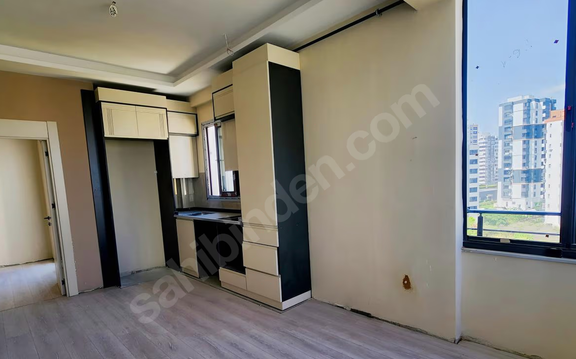 Mersin Mezitli Akdeniz Mahallesi 1+1 55 m² Doğalgaz Kombili Satılık Daire