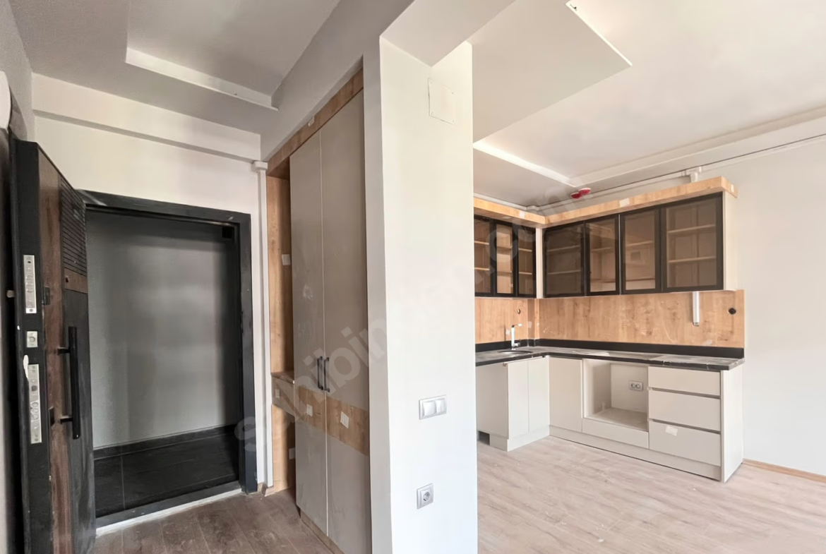 Mersin Mezitli Akdeniz Mahallesi 1+1 55 m² Doğalgaz Kombili Satılık Daire