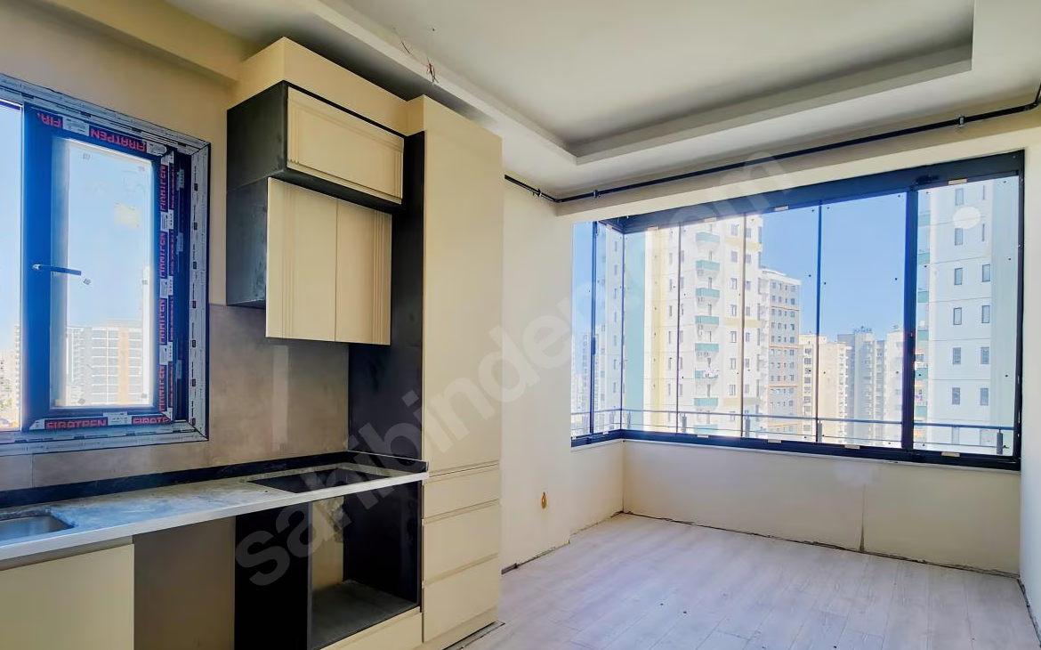 Mersin Mezitli Akdeniz Mahallesi 1+1 55 m² Doğalgaz Kombili Satılık Daire