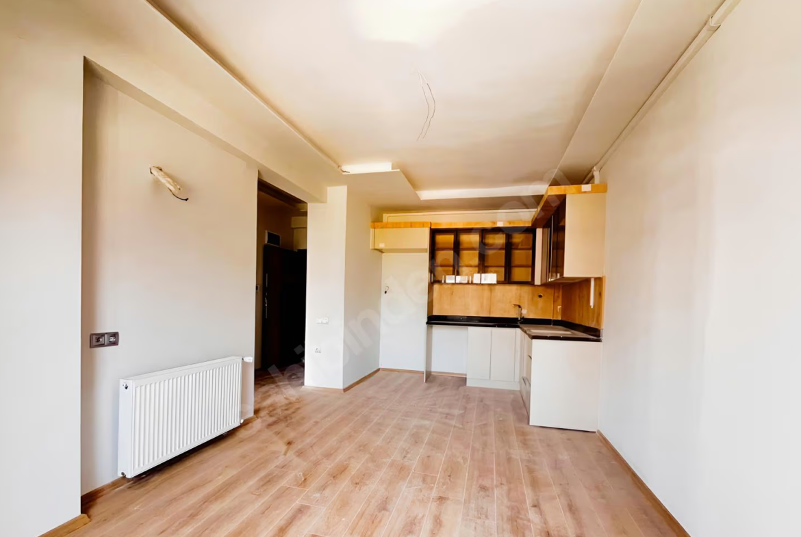 Mersin Mezitli Akdeniz Mahallesi 1+1 55 m² Doğalgaz Kombili Satılık Daire