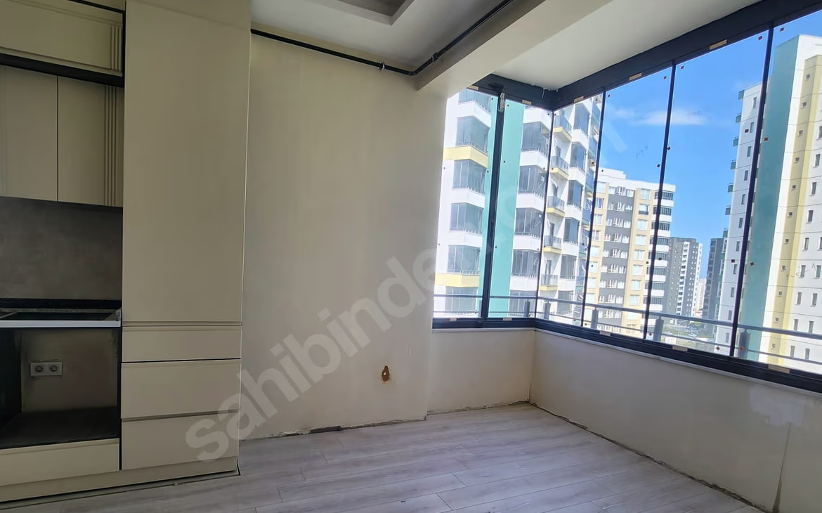 Mersin Mezitli Akdeniz Mahallesi 1+1 55 m² Doğalgaz Kombili Satılık Daire