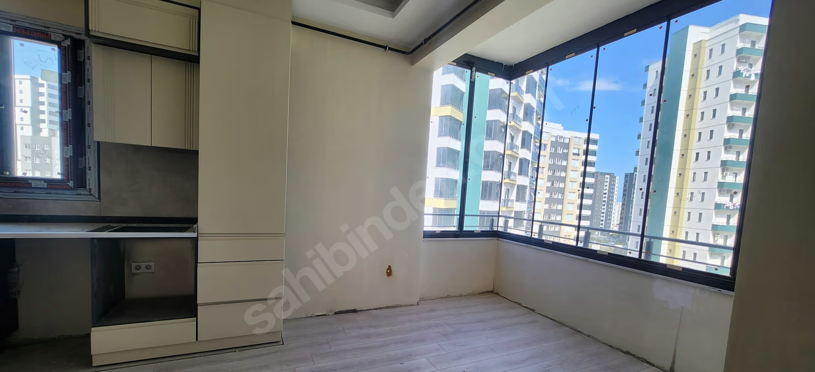 Mersin Mezitli Akdeniz Mahallesi 1+1 55 m² Doğalgaz Kombili Satılık Daire