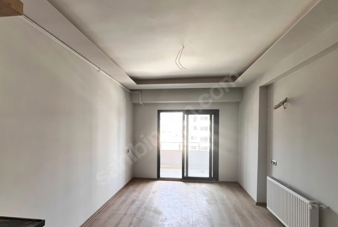 Mersin Mezitli Akdeniz Mahallesi 1+1 55 m² Doğalgaz Kombili Satılık Daire