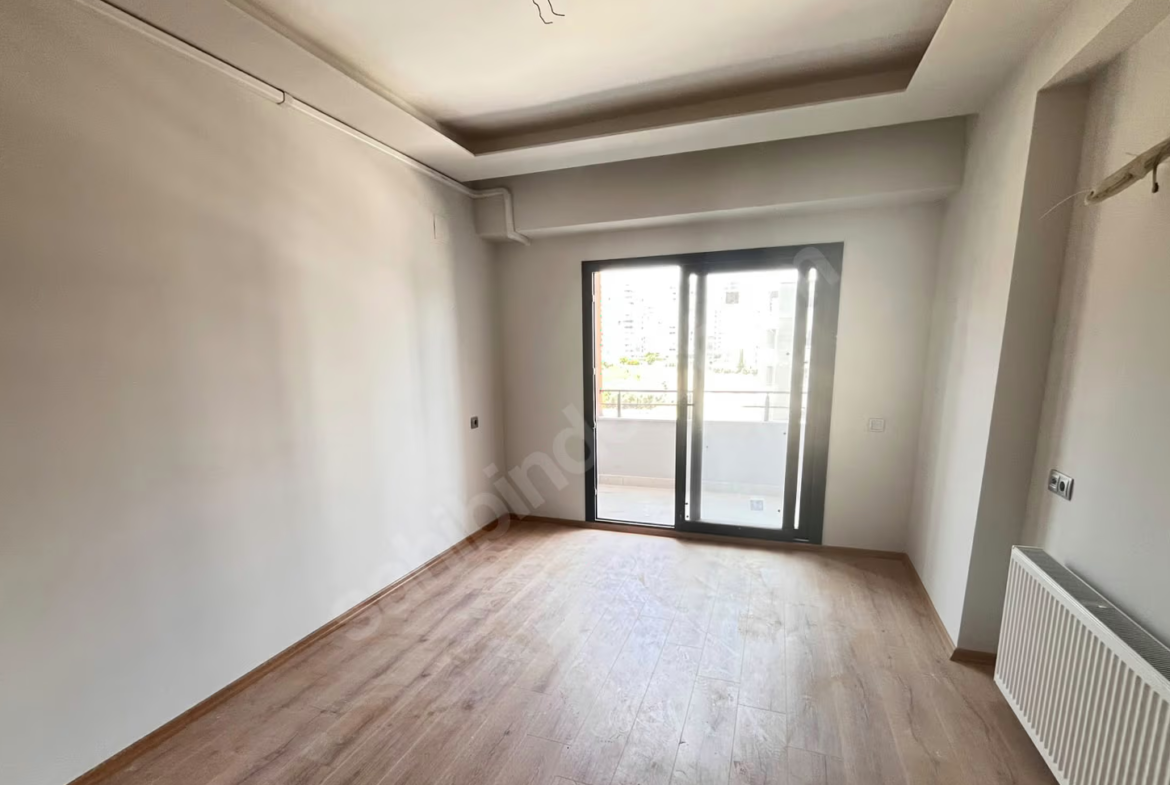 Mersin Mezitli Akdeniz Mahallesi 1+1 55 m² Doğalgaz Kombili Satılık Daire