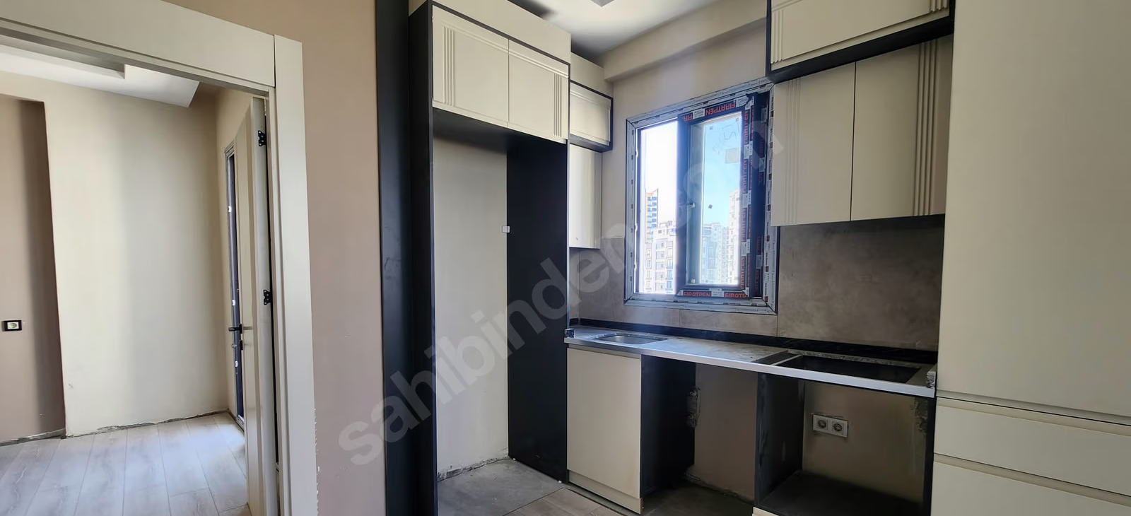 Mersin Mezitli Akdeniz Mahallesi 1+1 55 m² Doğalgaz Kombili Satılık Daire