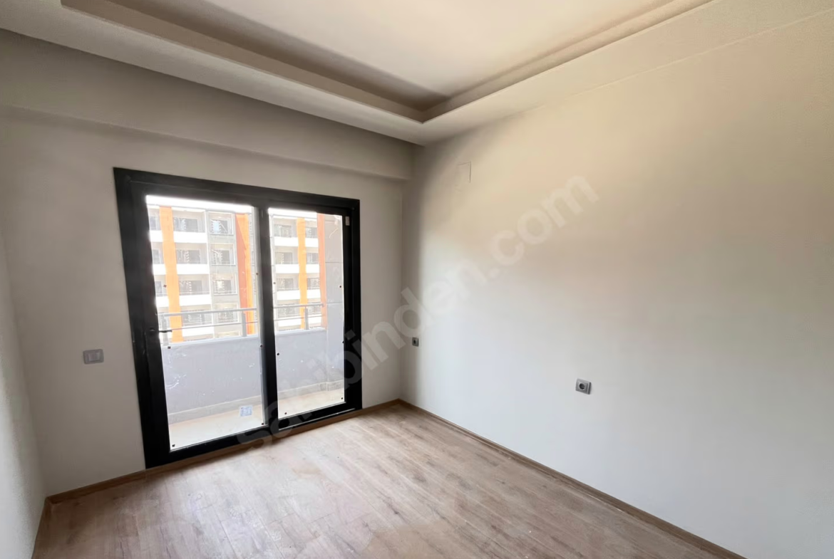 Mersin Mezitli Akdeniz Mahallesi 1+1 55 m² Doğalgaz Kombili Satılık Daire