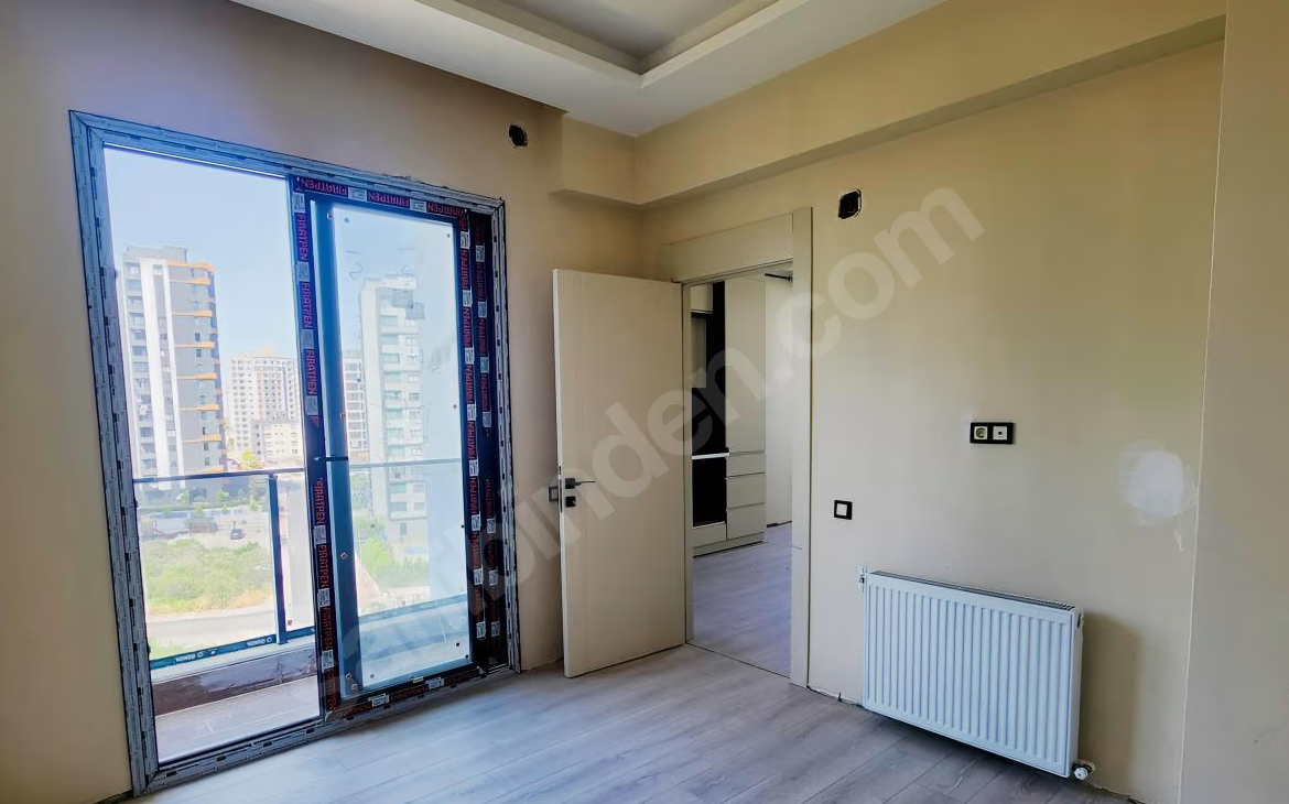 Mersin Mezitli Akdeniz Mahallesi 1+1 55 m² Doğalgaz Kombili Satılık Daire