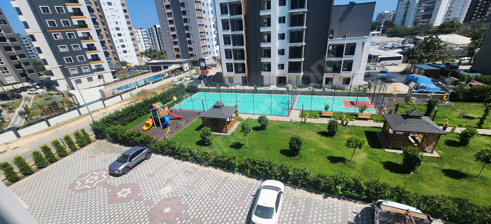 Mersin Mezitli Akdeniz Mahallesi 2+1 100 m² Doğalgaz Kombili Satılık Daire
