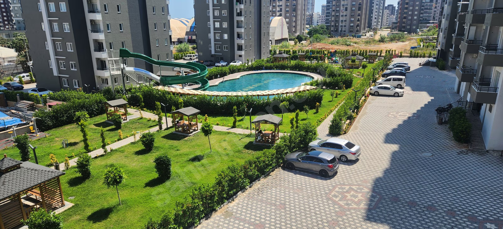 Mersin Mezitli Akdeniz Mahallesi 2+1 100 m² Doğalgaz Kombili Satılık Daire