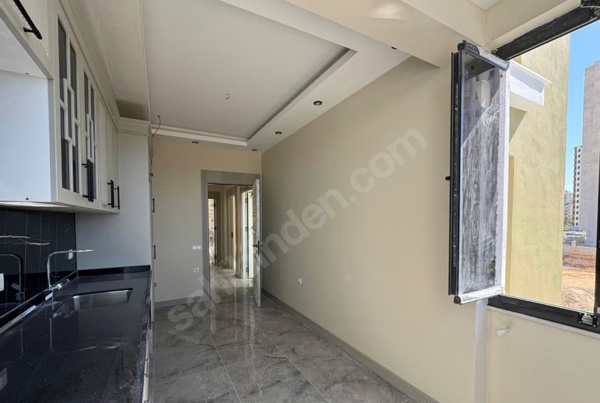 Mersin Mezitli Akdeniz Mahallesi 2+1 105 m² Doğalgaz Kombili Satılık Daire
