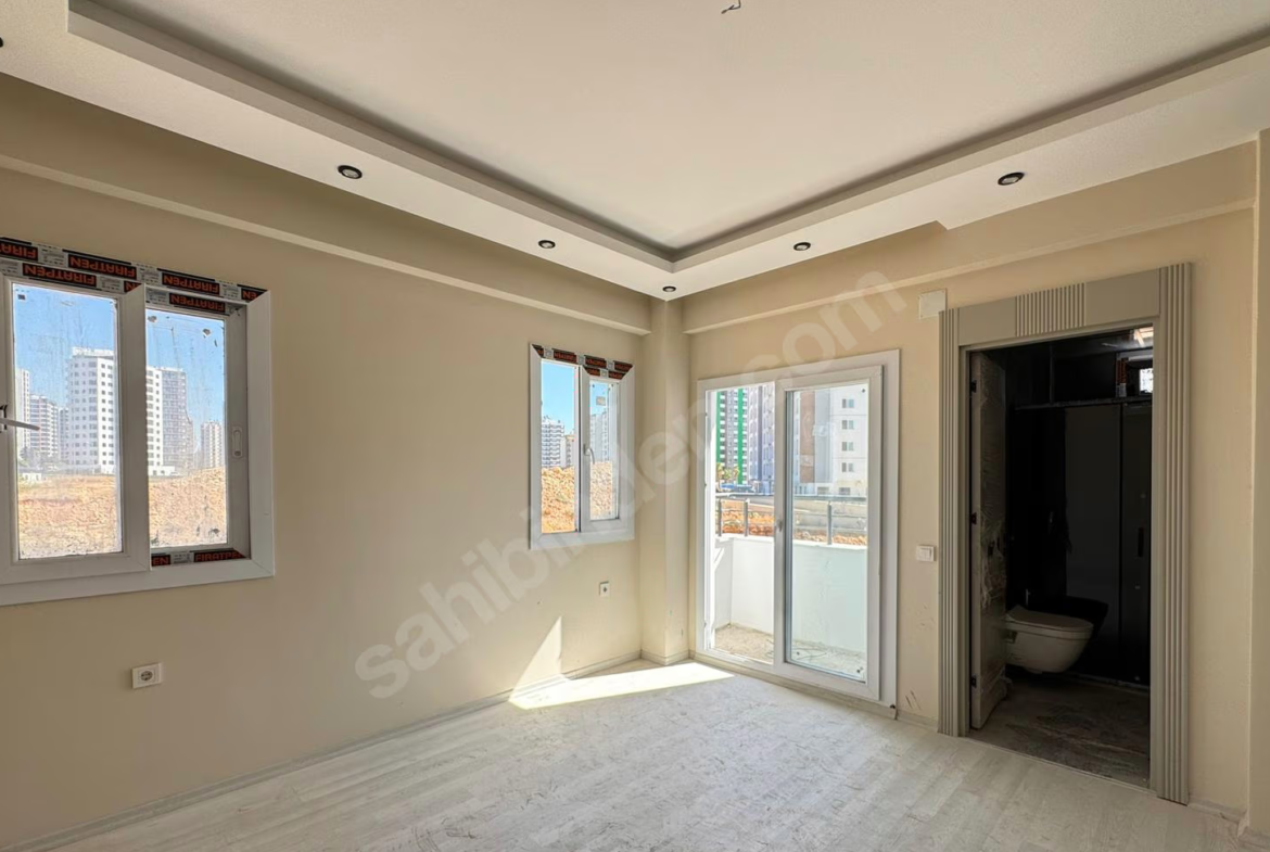 Mersin Mezitli Akdeniz Mahallesi 2+1 105 m² Doğalgaz Kombili Satılık Daire