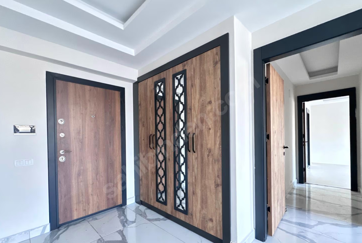 Mersin Mezitli Akdeniz Mahallesi 2+1 110 m² Doğalgaz Kombili Satılık Daire