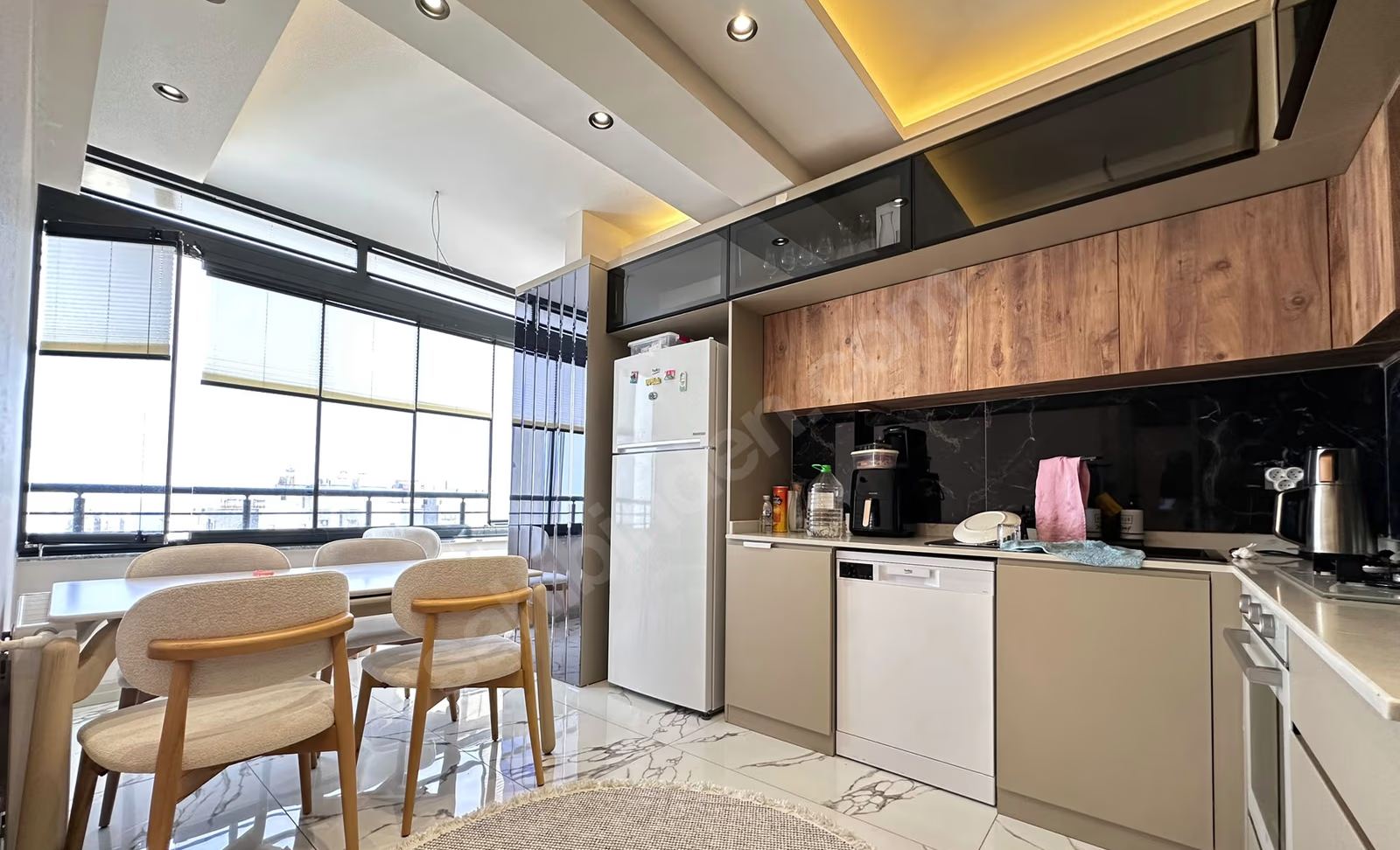Mersin Mezitli Akdeniz Mahallesi 2+1 110 m² Doğalgaz Kombili Satılık Daire