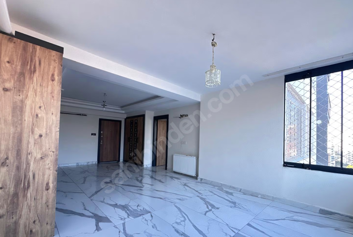 Mersin Mezitli Akdeniz Mahallesi 2+1 110 m² Doğalgaz Kombili Satılık Daire