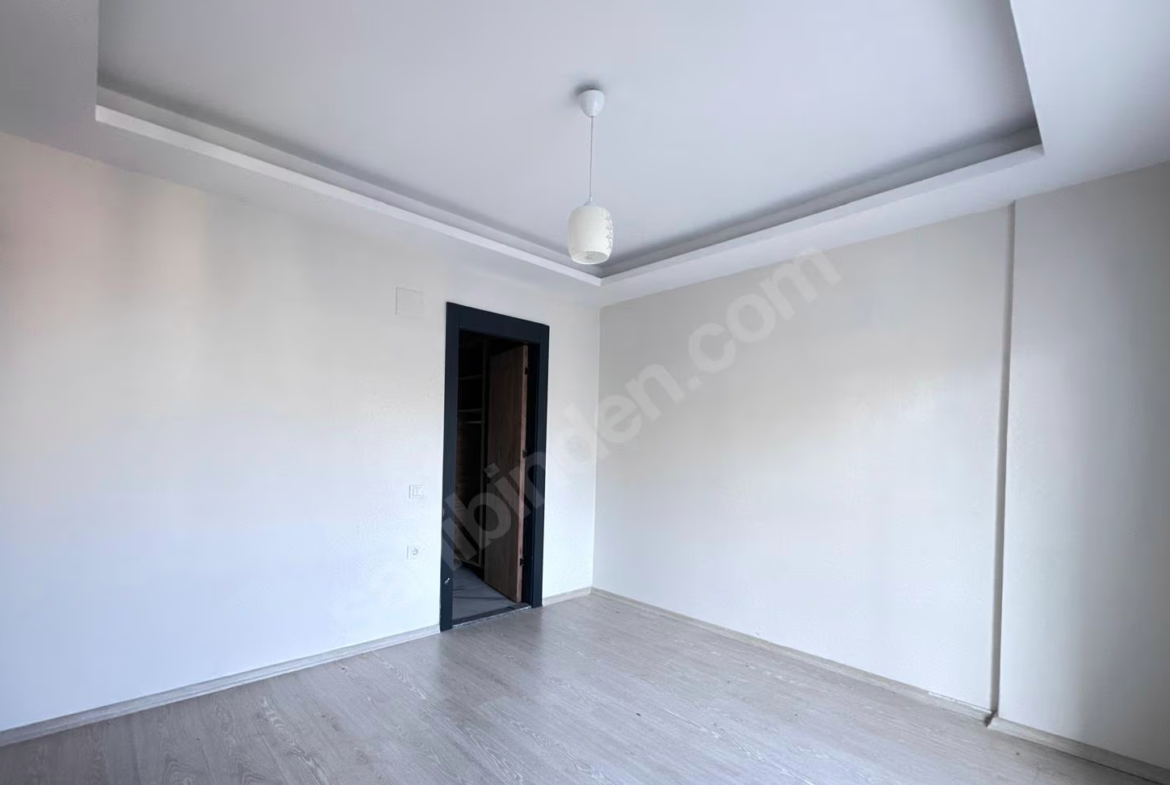 Mersin Mezitli Akdeniz Mahallesi 2+1 110 m² Doğalgaz Kombili Satılık Daire