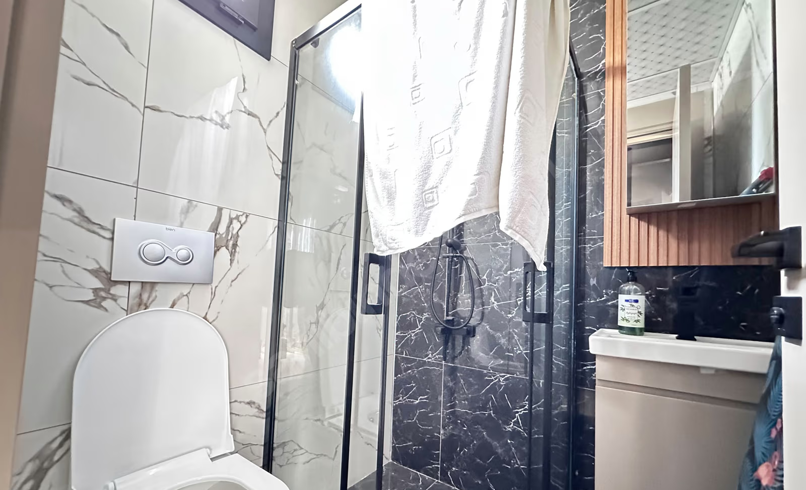 Mersin Mezitli Akdeniz Mahallesi 2+1 110 m² Doğalgaz Kombili Satılık Daire