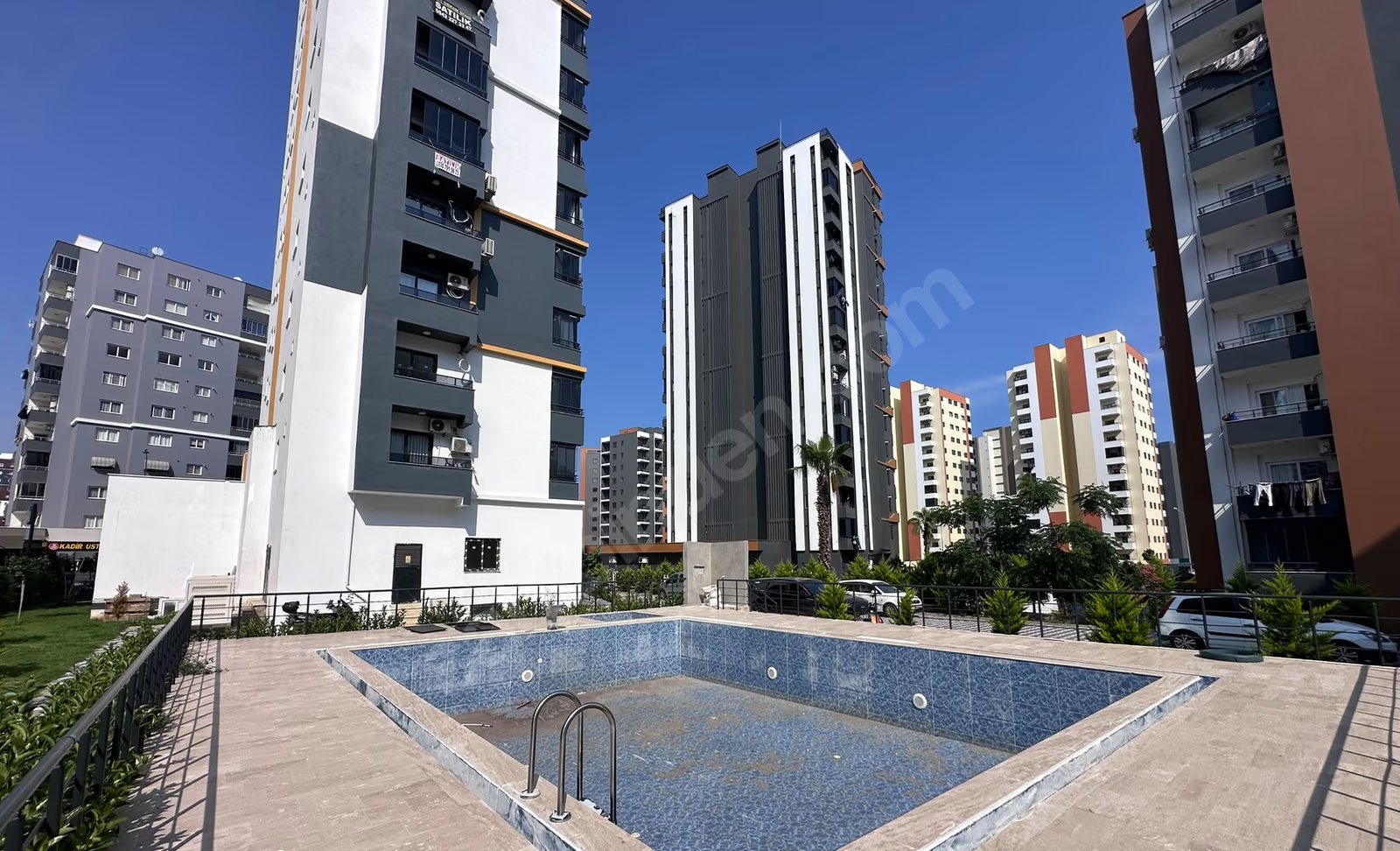 Mersin Mezitli Akdeniz Mahallesi 2+1 110 m² Doğalgaz Kombili Satılık Daire