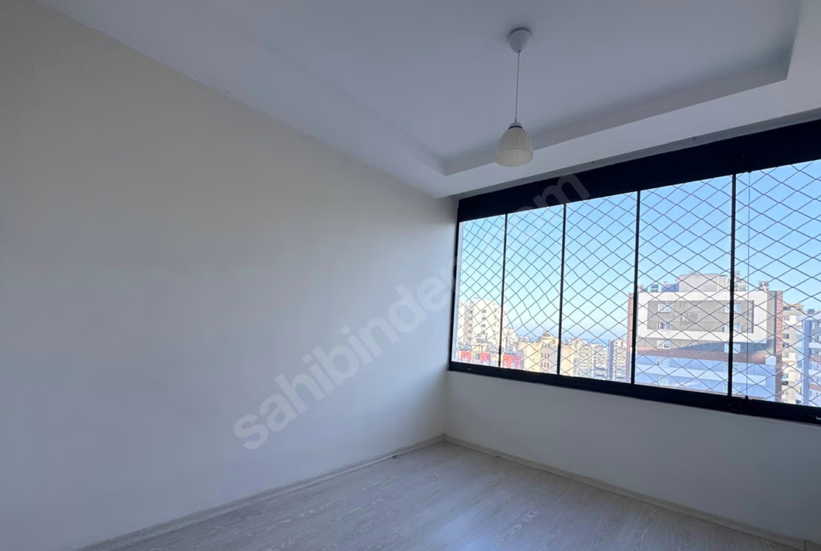 Mersin Mezitli Akdeniz Mahallesi 2+1 110 m² Doğalgaz Kombili Satılık Daire
