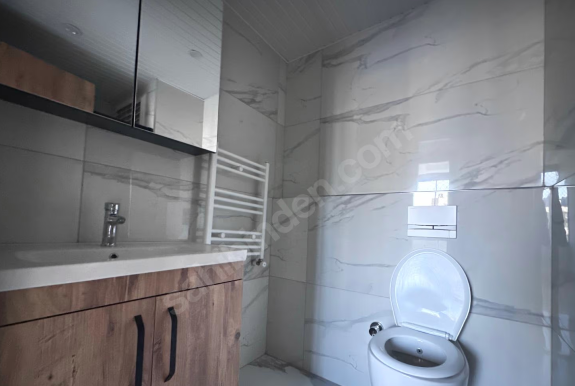 Mersin Mezitli Akdeniz Mahallesi 2+1 110 m² Doğalgaz Kombili Satılık Daire