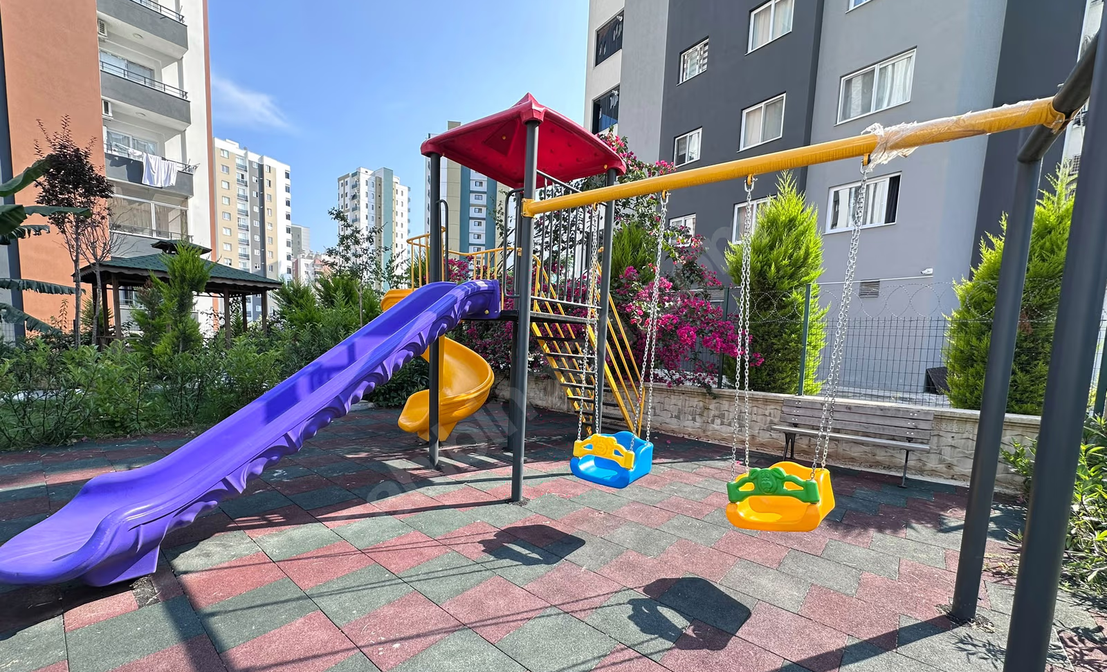 Mersin Mezitli Akdeniz Mahallesi 2+1 110 m² Doğalgaz Kombili Satılık Daire
