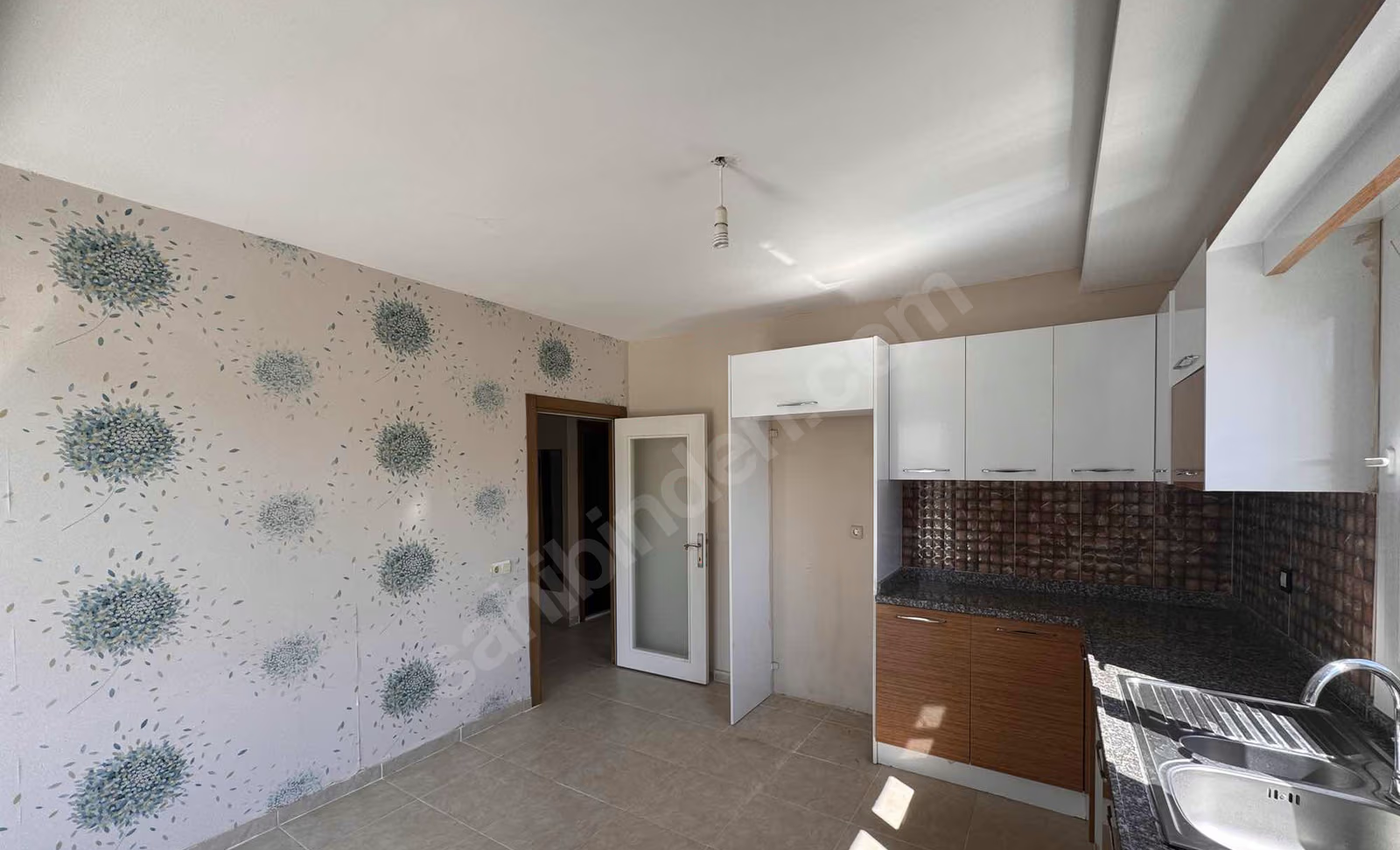 Mersin Mezitli Akdeniz Mahallesi 2+1 145 m² Klima Kiralık Daire