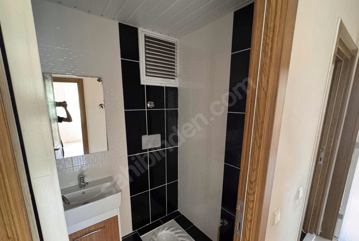 Mersin Mezitli Akdeniz Mahallesi 2+1 145 m² Klima Kiralık Daire