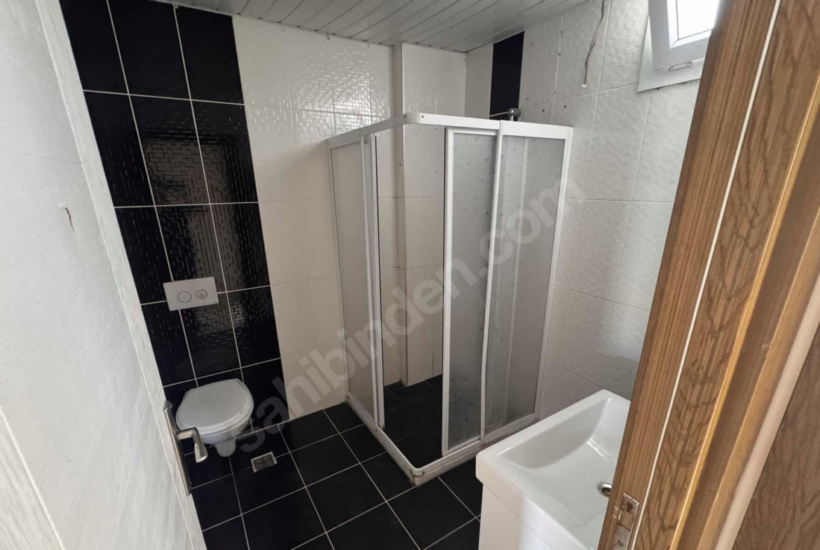 Mersin Mezitli Akdeniz Mahallesi 2+1 145 m² Klima Kiralık Daire