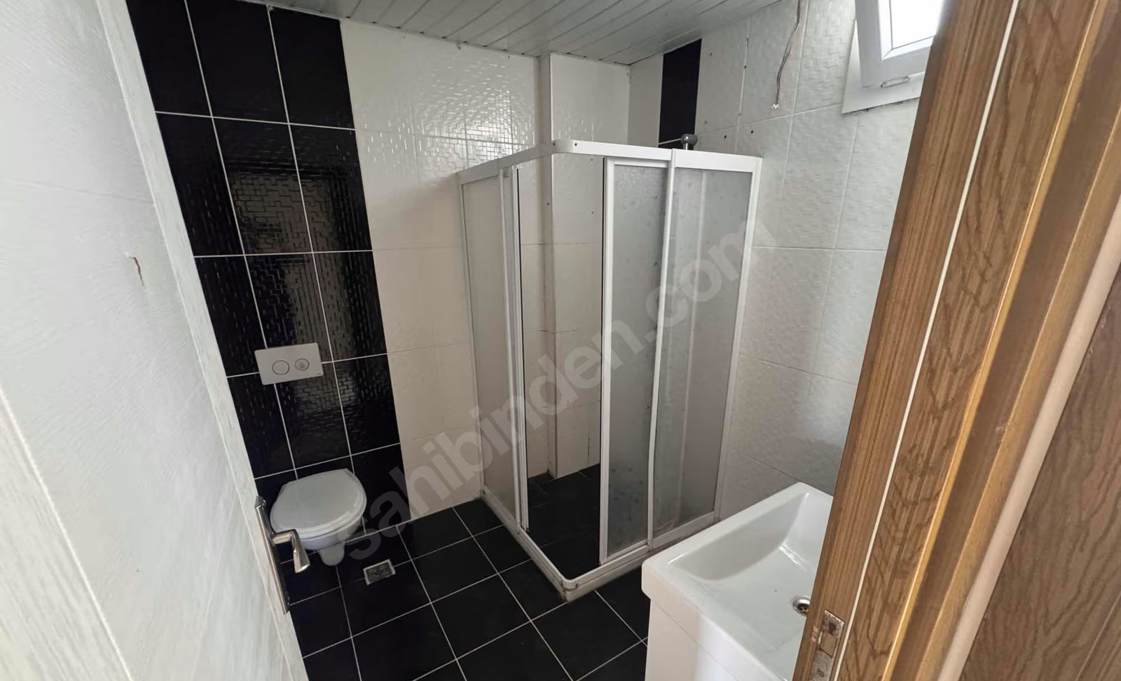 Mersin Mezitli Akdeniz Mahallesi 2+1 145 m² Klima Kiralık Daire