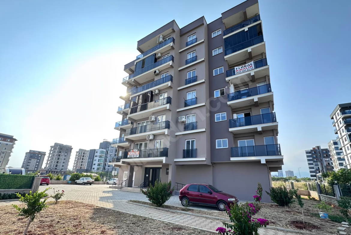 Mersin Mezitli Akdeniz Mahallesi 2+1 90 m² Klima Satılık Daire