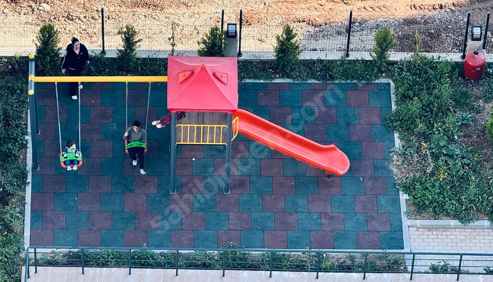 Mersin Mezitli Akdeniz Mahallesi 2+1 99 m² Doğalgaz Kombili Satılık Daire