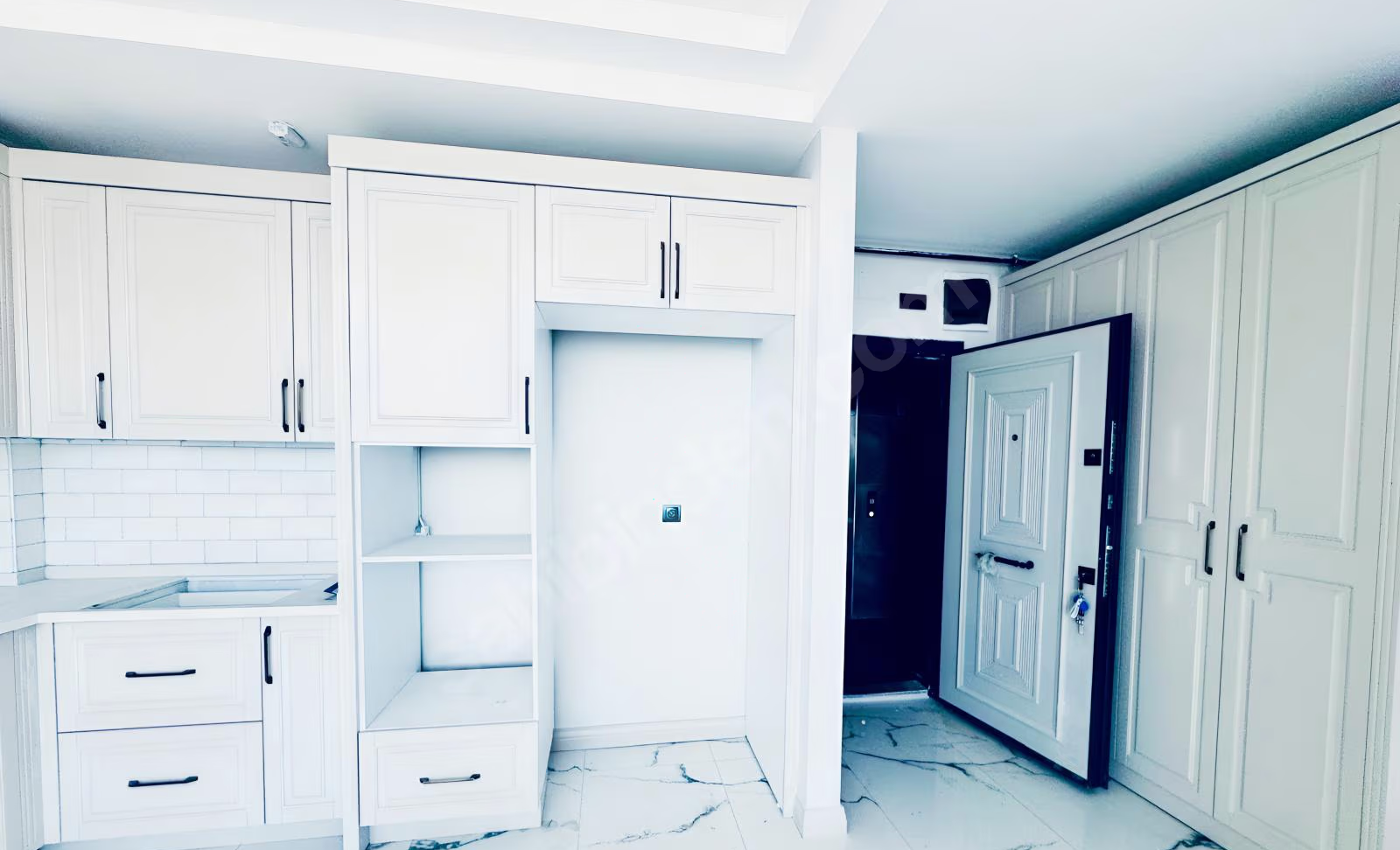 Mersin Mezitli Akdeniz Mahallesi 2+1 99 m² Doğalgaz Kombili Satılık Daire