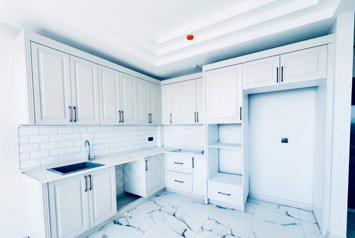 Mersin Mezitli Akdeniz Mahallesi 2+1 99 m² Doğalgaz Kombili Satılık Daire