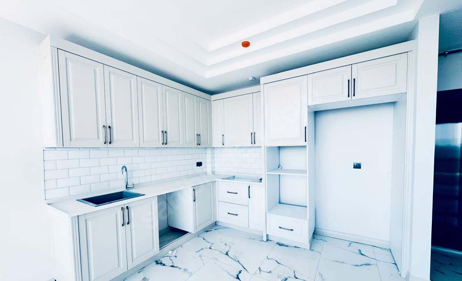 Mersin Mezitli Akdeniz Mahallesi 2+1 99 m² Doğalgaz Kombili Satılık Daire
