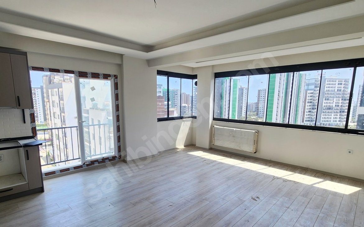 Mersin Mezitli Akdeniz Mahallesi 3+1 140 m² Doğalgaz Kombili Kiralık Daire
