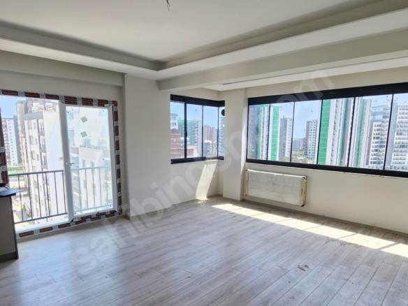Mersin Mezitli Akdeniz Mahallesi 3+1 140 m² Doğalgaz Kombili Kiralık Daire