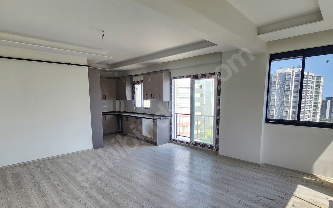 Mersin Mezitli Akdeniz Mahallesi 3+1 140 m² Doğalgaz Kombili Kiralık Daire