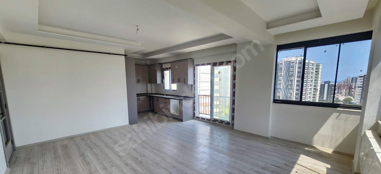 Mersin Mezitli Akdeniz Mahallesi 3+1 140 m² Doğalgaz Kombili Kiralık Daire 3 Mersin Mezitli Akdeniz Mahallesi 3+1 140 m² Doğalgaz Kombili Kiralık Daire