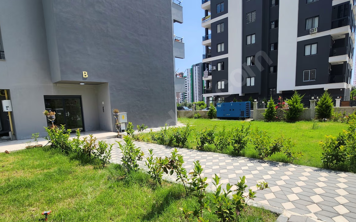 Mersin Mezitli Akdeniz Mahallesi 3+1 140 m² Doğalgaz Kombili Kiralık Daire