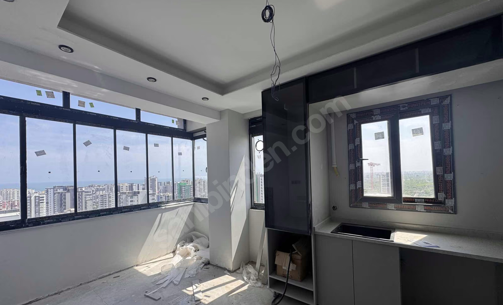 Mersin Mezitli Akdeniz Mahallesi 3+1 145 m² Doğalgaz Kombili Kiralık Daire