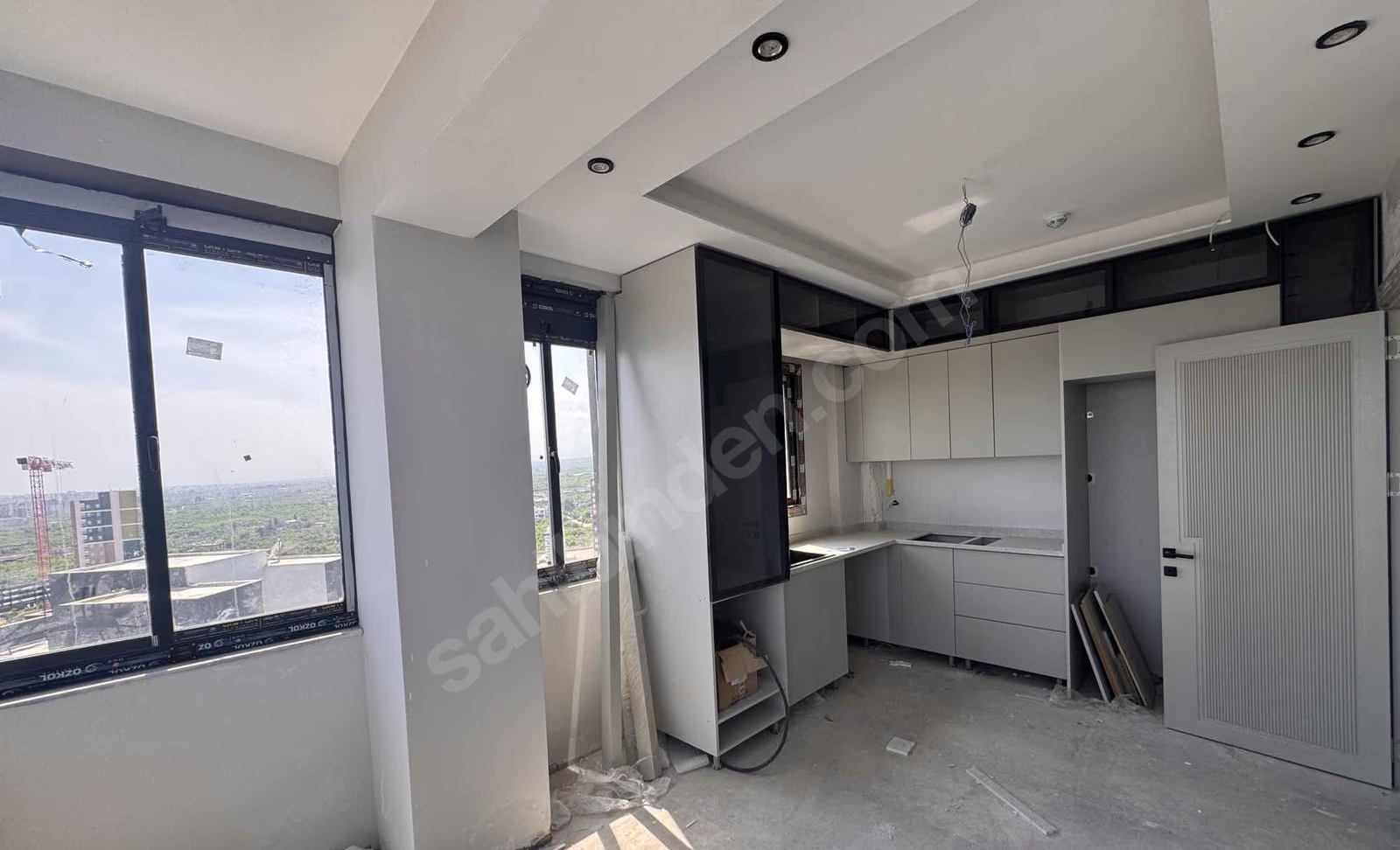 Mersin Mezitli Akdeniz Mahallesi 3+1 145 m² Doğalgaz Kombili Kiralık Daire