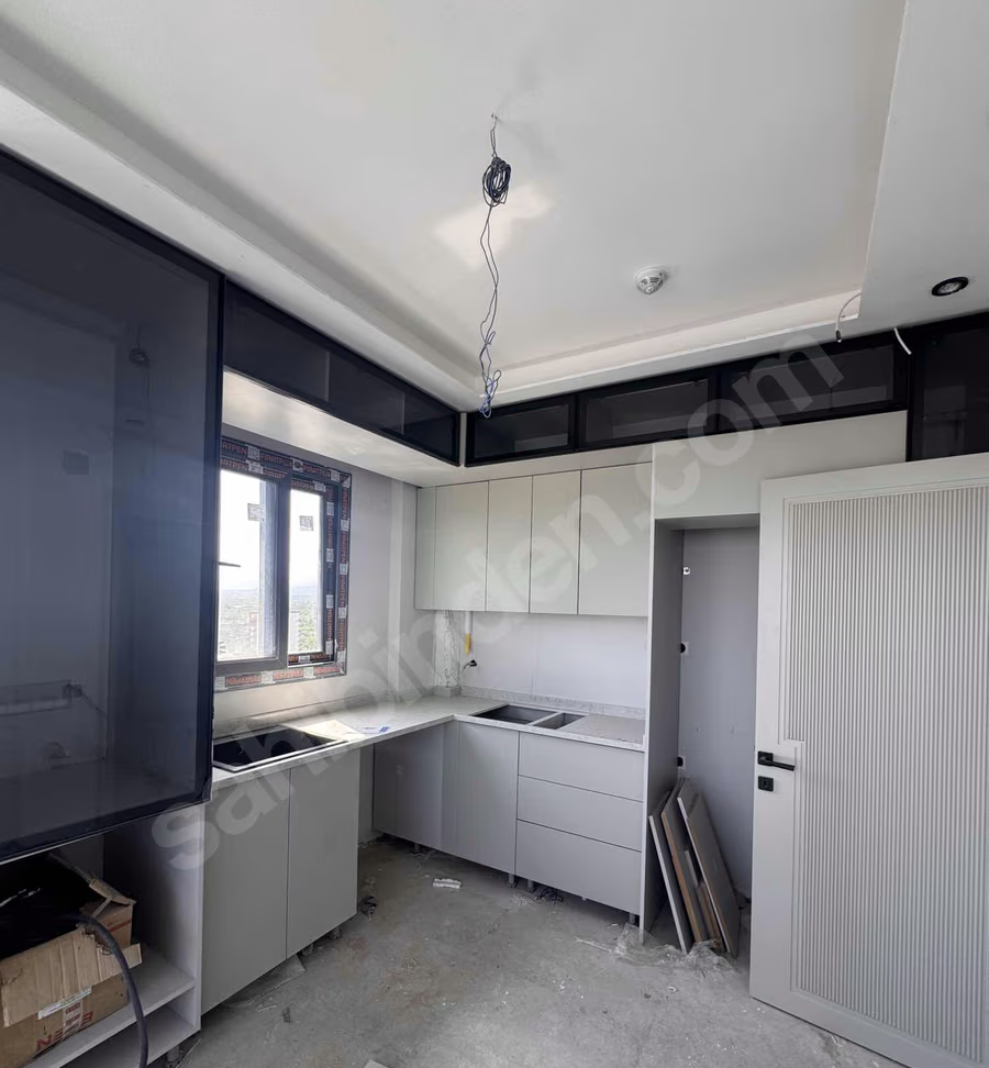 Mersin Mezitli Akdeniz Mahallesi 3+1 145 m² Doğalgaz Kombili Kiralık Daire