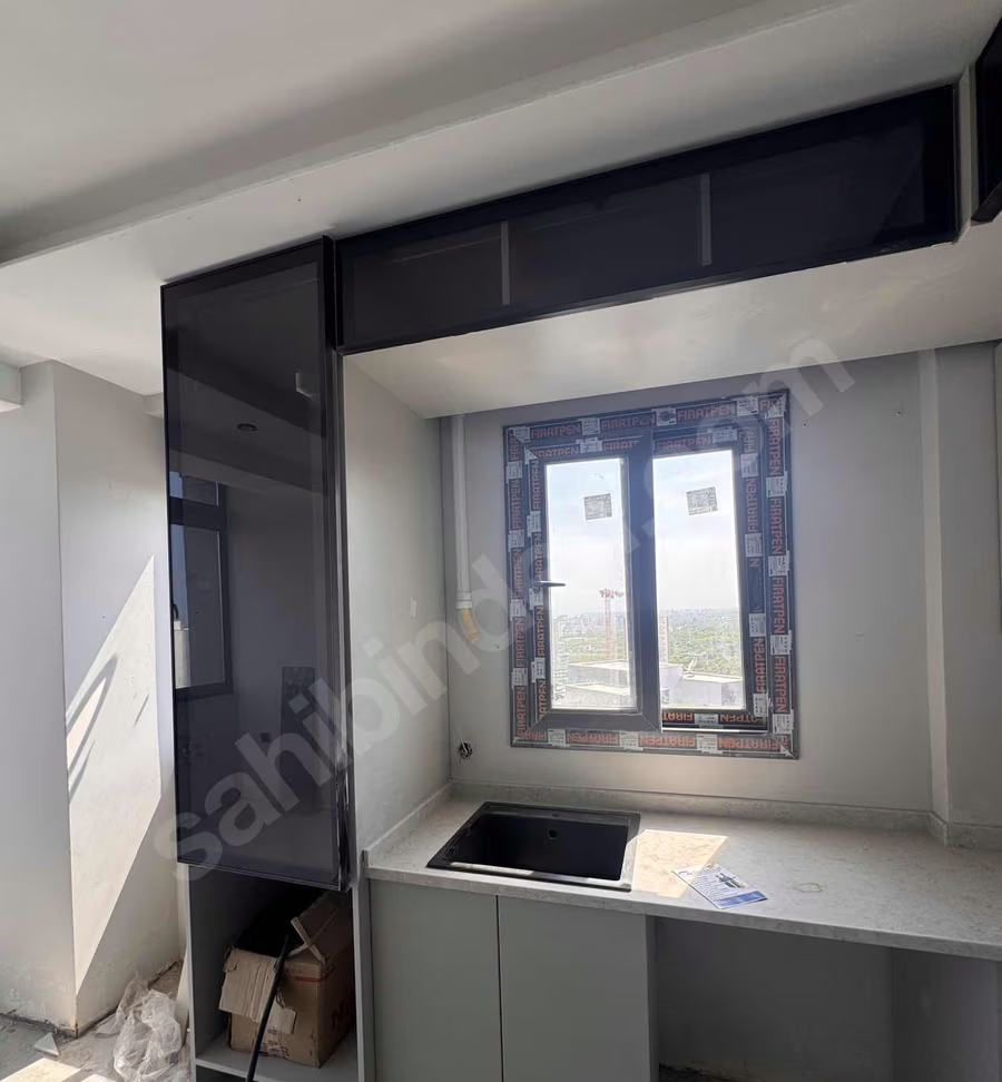 Mersin Mezitli Akdeniz Mahallesi 3+1 145 m² Doğalgaz Kombili Kiralık Daire