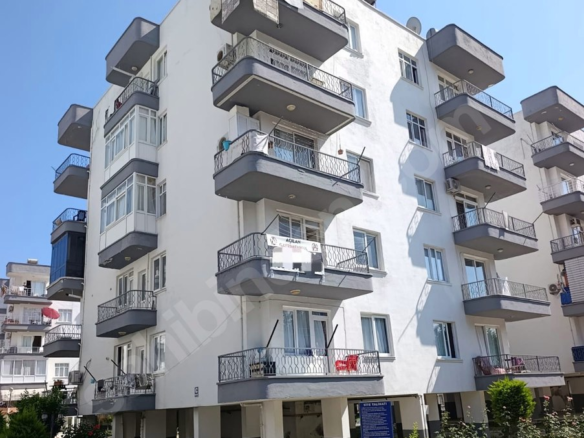 Mersin Mezitli Akdeniz Mahallesi 3+1 150 m² Doğalgaz Kombili Satılık Daire