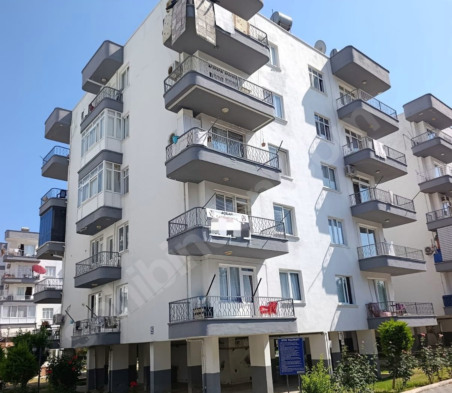 Mersin Mezitli Akdeniz Mahallesi 3+1 150 m² Doğalgaz Kombili Satılık Daire