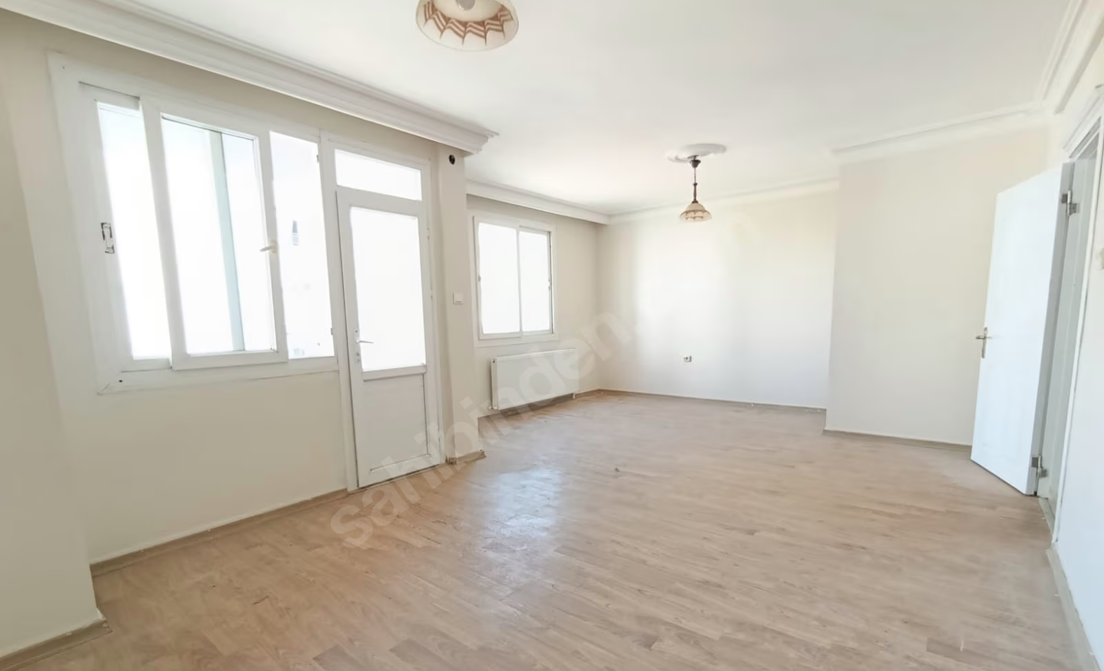 Mersin Mezitli Akdeniz Mahallesi 3+1 150 m² Doğalgaz Kombili Satılık Daire