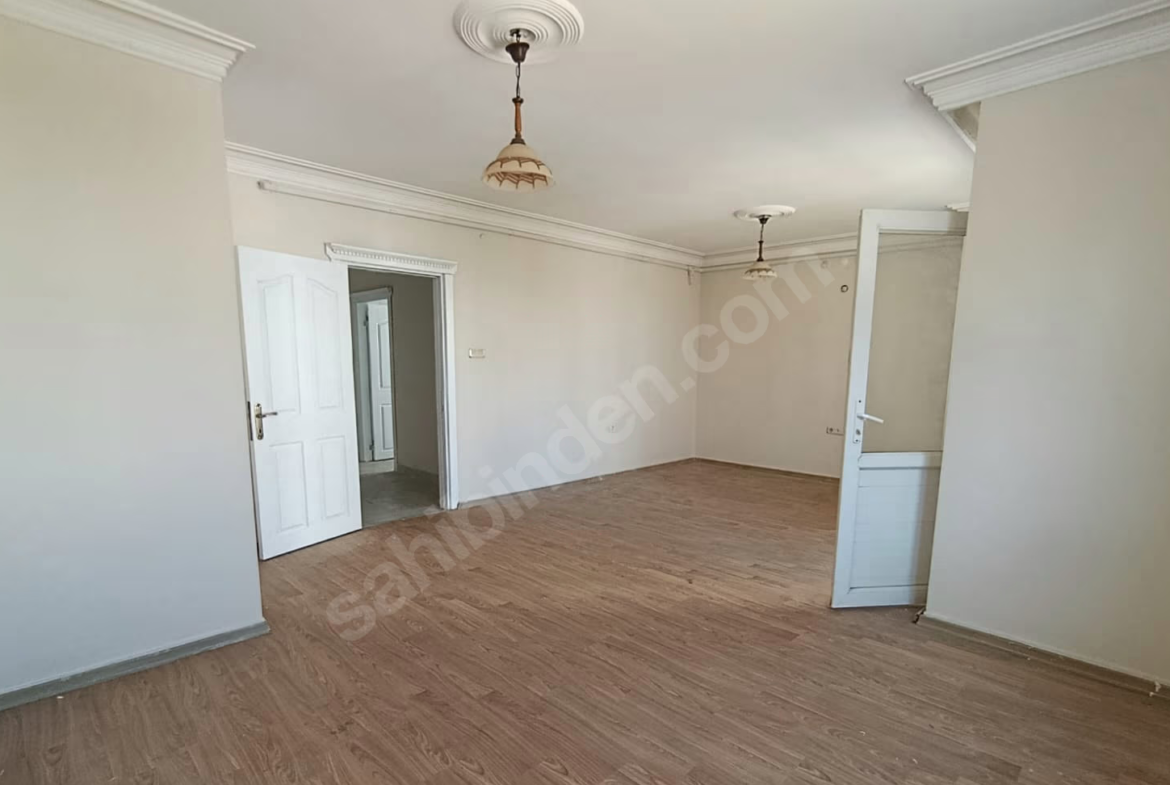 Mersin Mezitli Akdeniz Mahallesi 3+1 150 m² Doğalgaz Kombili Satılık Daire