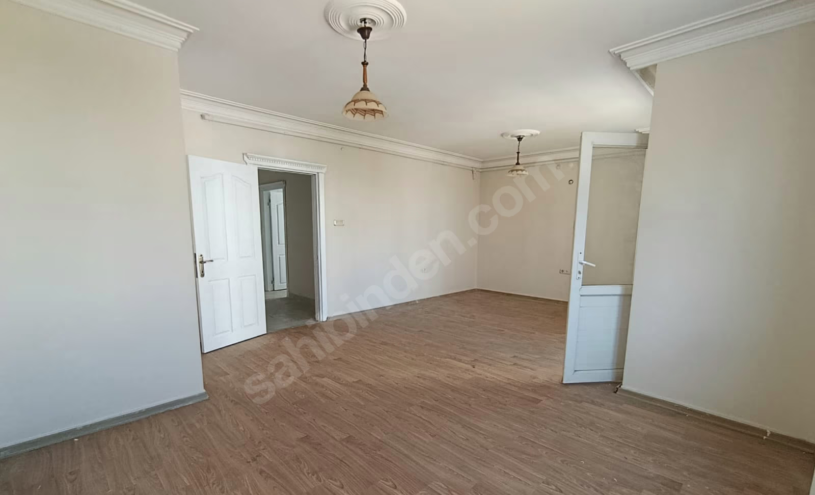 Mersin Mezitli Akdeniz Mahallesi 3+1 150 m² Doğalgaz Kombili Satılık Daire