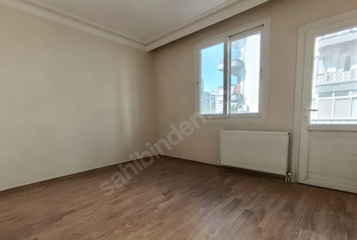 Mersin Mezitli Akdeniz Mahallesi 3+1 150 m² Doğalgaz Kombili Satılık Daire